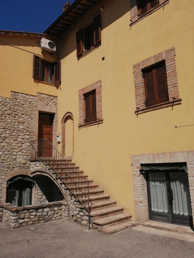 Sulle Orme Di Francesco Appartamento Blu Bastia Umbra Buitenkant foto