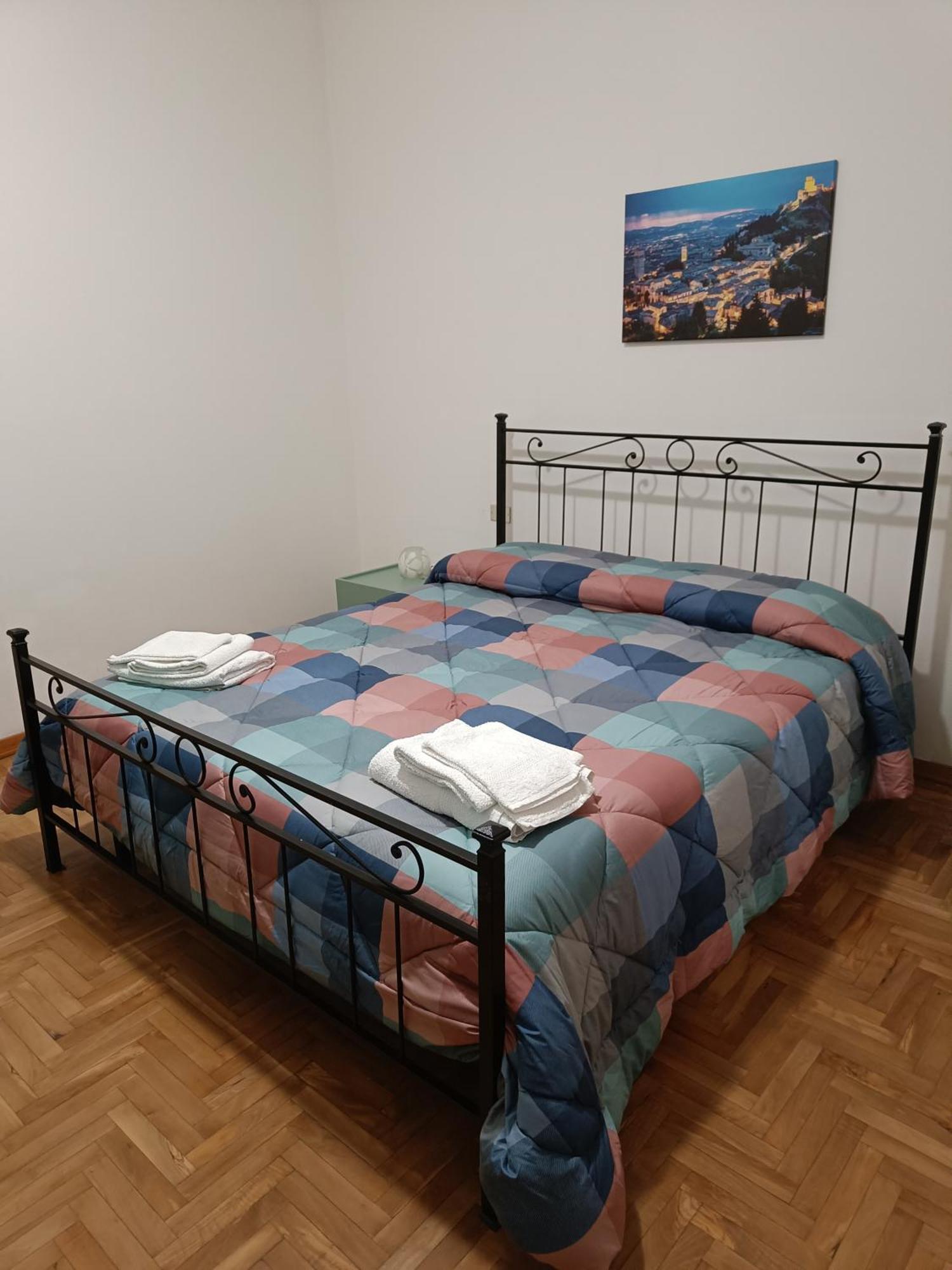 Sulle Orme Di Francesco Appartamento Blu Bastia Umbra Buitenkant foto